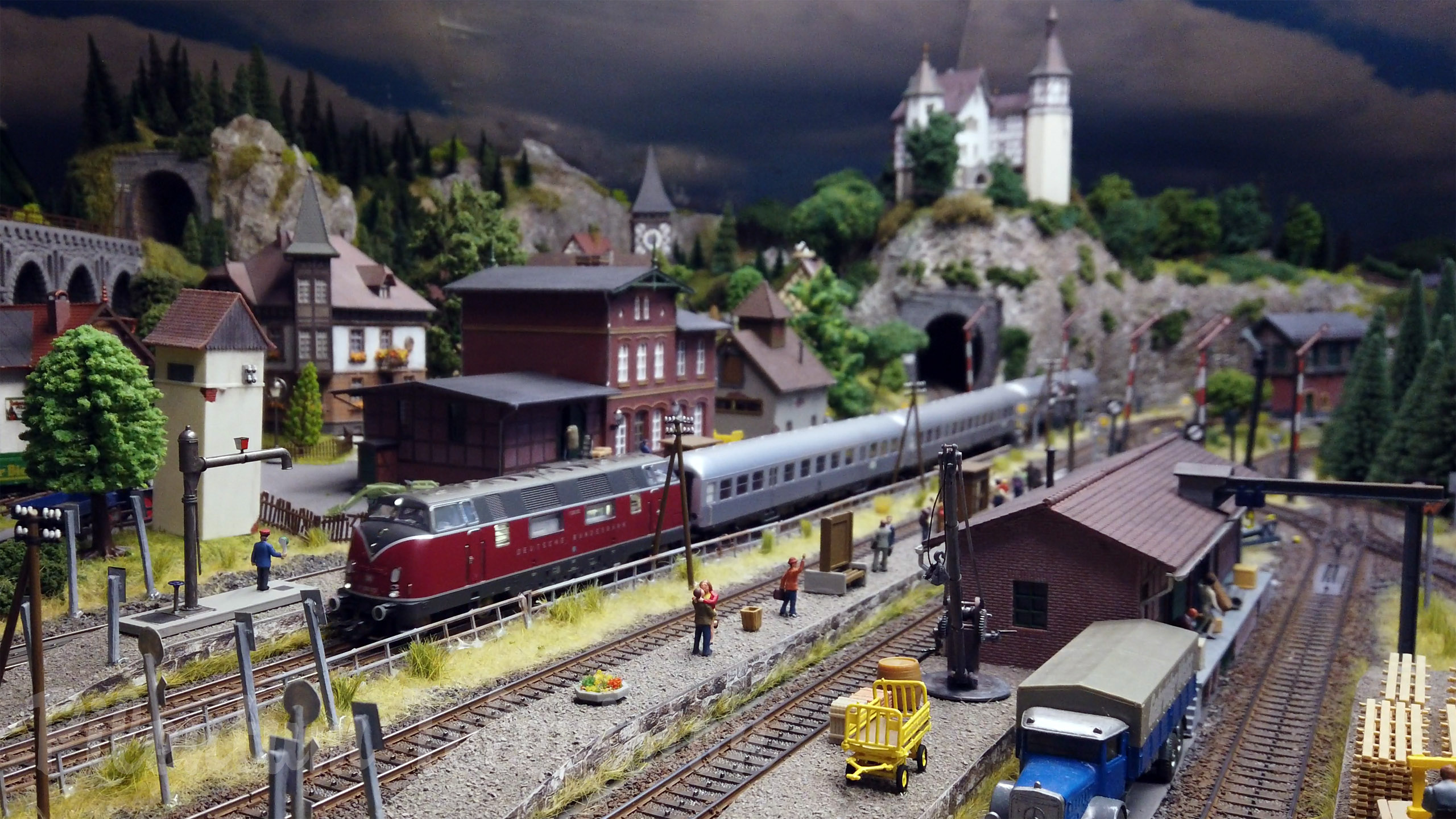 Marklin Modelljernbane med damplokomotiver og med tusindvis af detaljer (Tyskland)