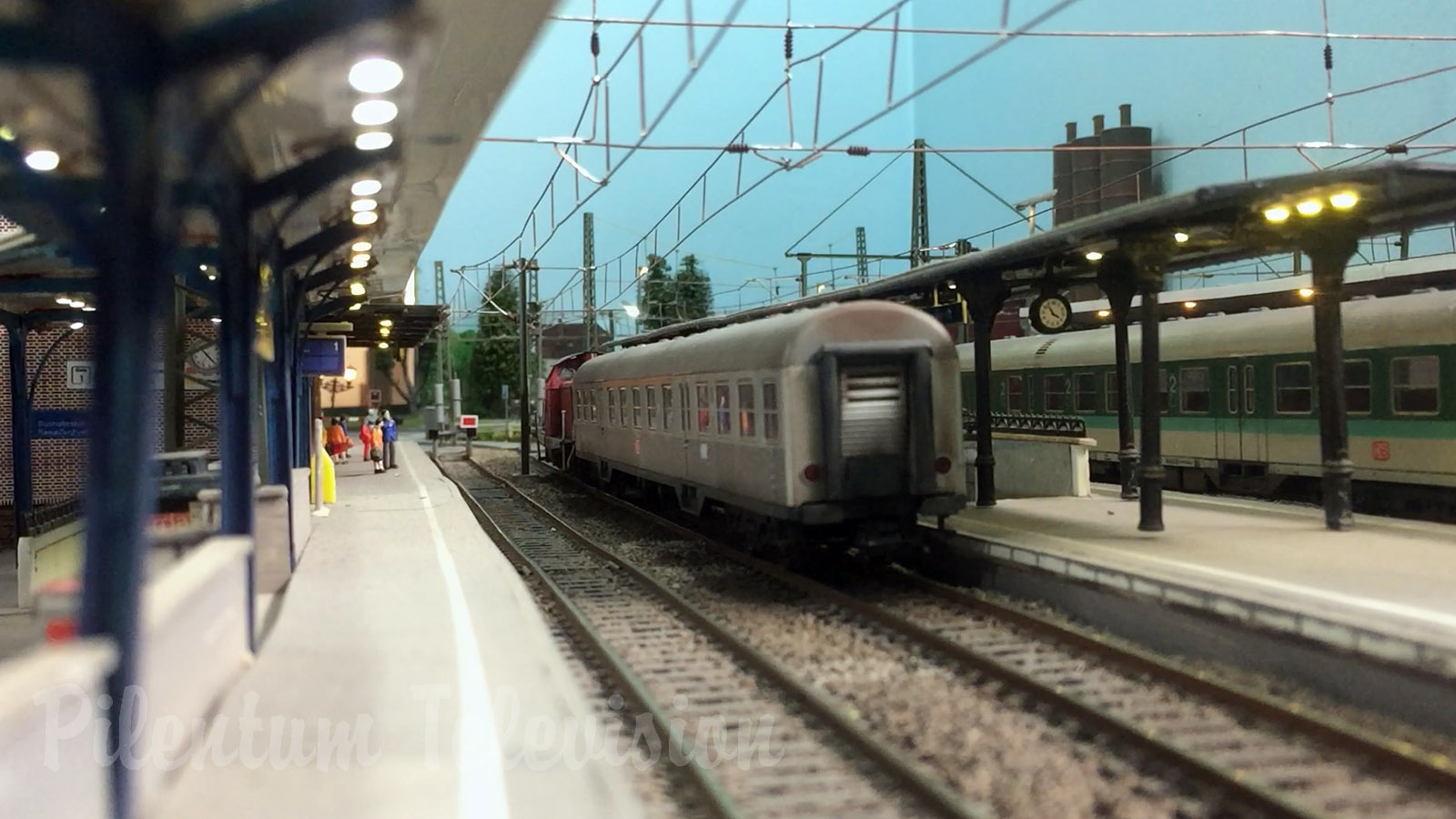 Modeltog fra det nationale jernbaneselskab i Tyskland i skala HO