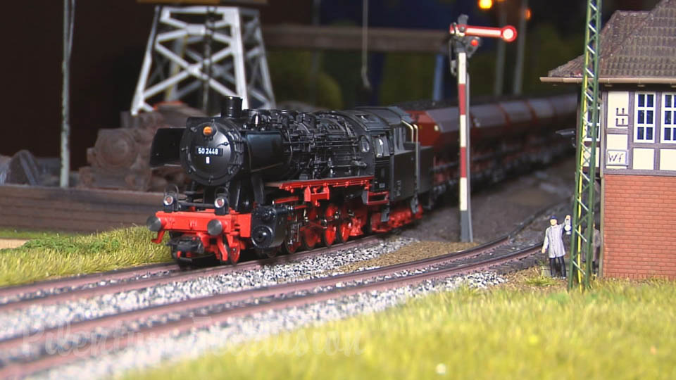 Modular Model Train Layout in HO Scale with Sexy Scenery