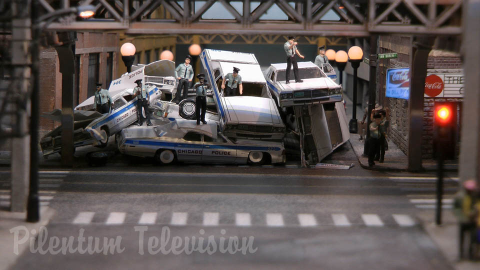 Street Life Scale Model and Police Crash in Chicago