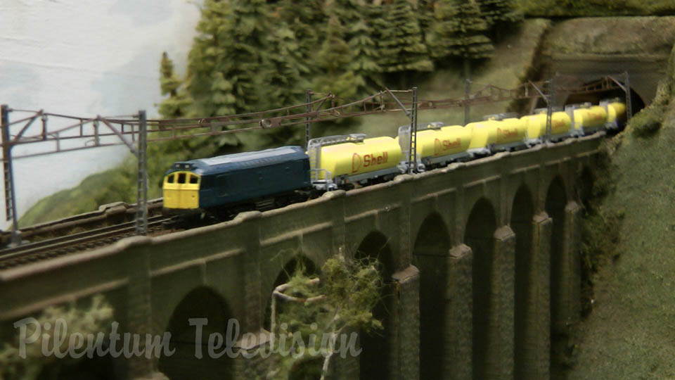 Z Scale Model Railway Display Standen Watchett from Britain