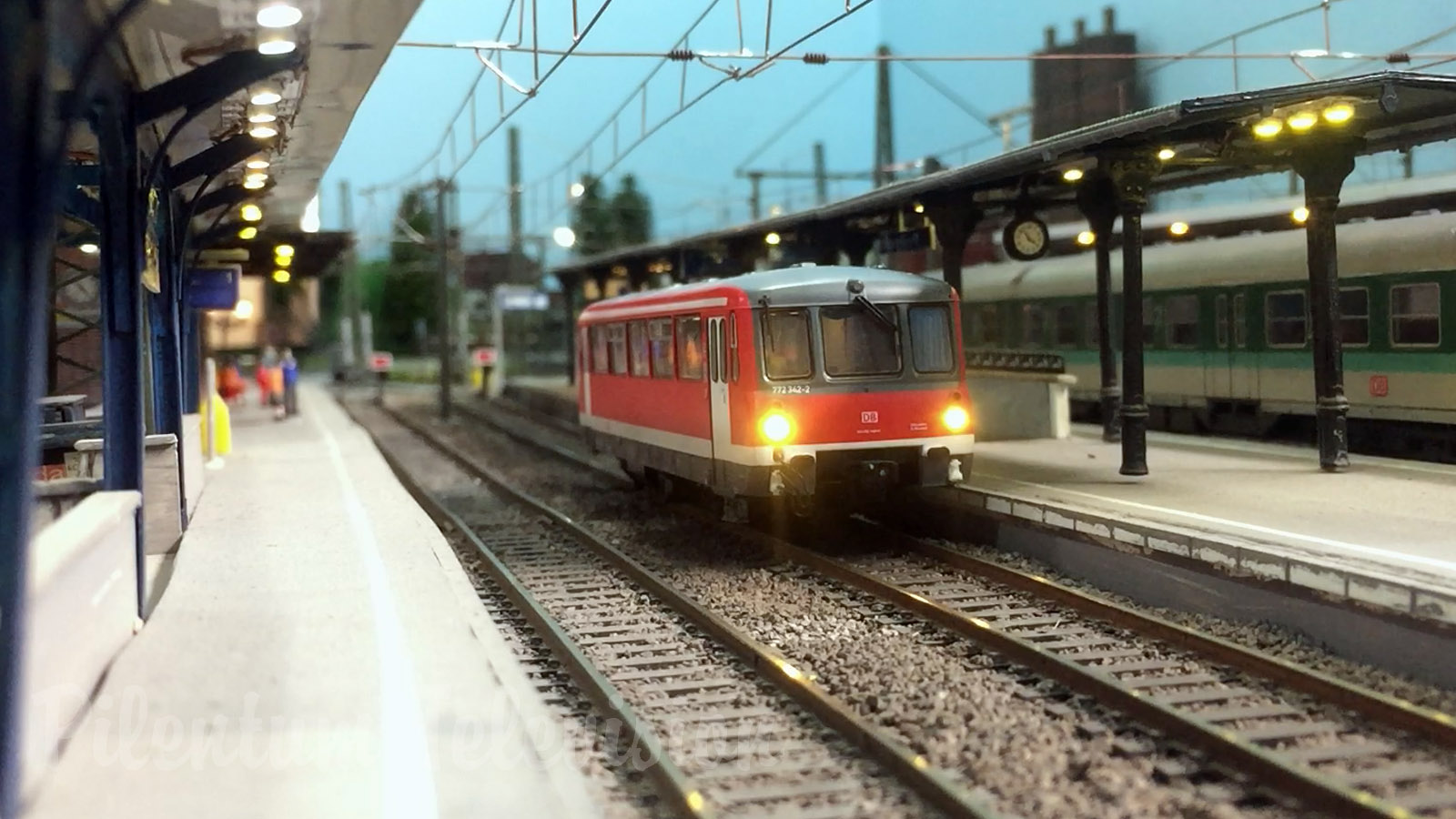 Saksan kansallisen rautatieyhtiön mallijunat HO-mittakaavassa