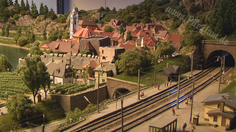 Réseau ferroviare de l'Autriche avec des trains miniatures en échelle H0