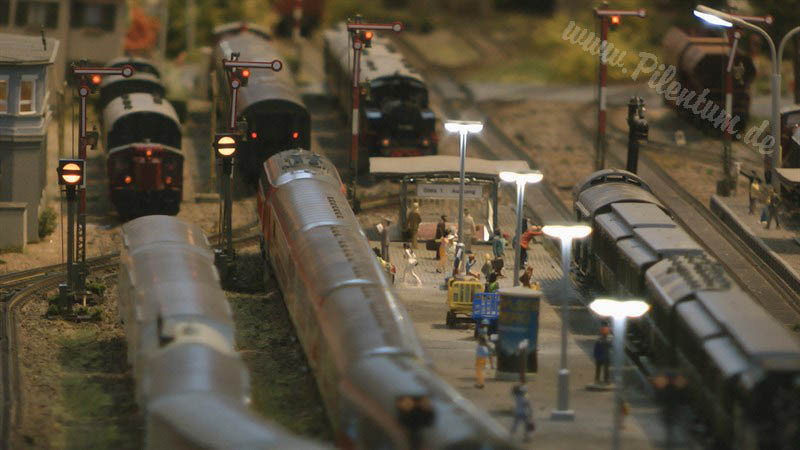 Maquette ferroviaire et trains en échelle H0 de l'Allemagne