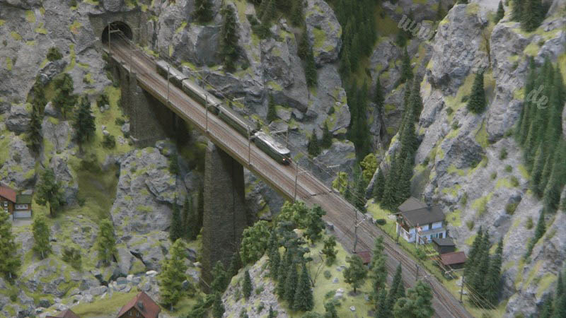 Железнодорожный макет в горах Сен-Готтард в Швейцарии