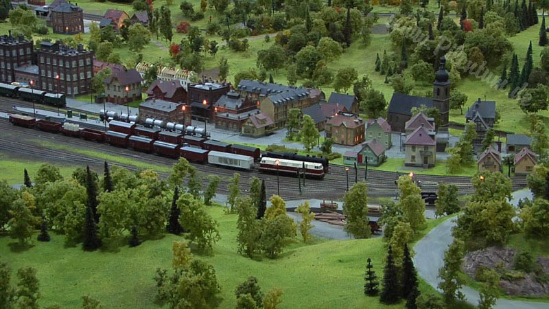 Железнодорожный макет в масштабе 1:87 площадью 500 м²