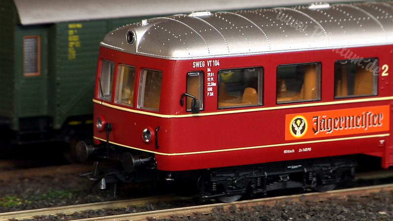 HO scale modular model train show with sexy scenery