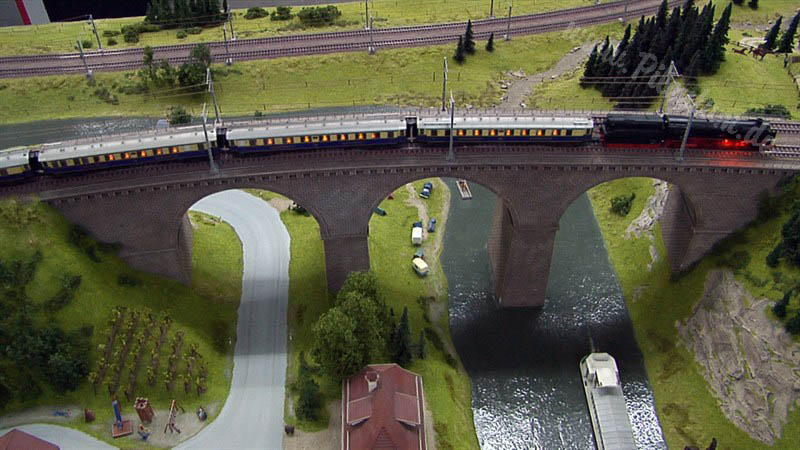 Exposición de ferromodelismo en Alemania - una maqueta ferroviaria en escala H0