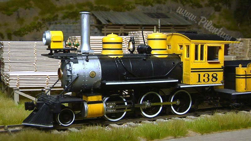 Узкоколейный макет железной дороги в масштабе 1/45 с паровозами Дикого Запада
