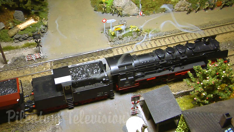 Модульный макет железной дороги в масштабе 1/87 с откровенными пейзажами
