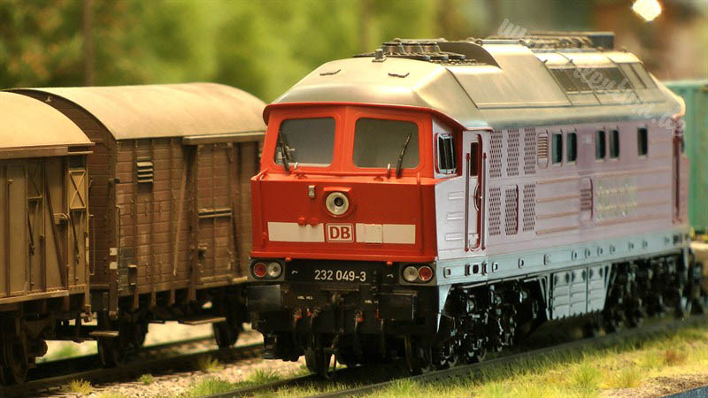 Model trains in O scale with strikingly realistic landscape