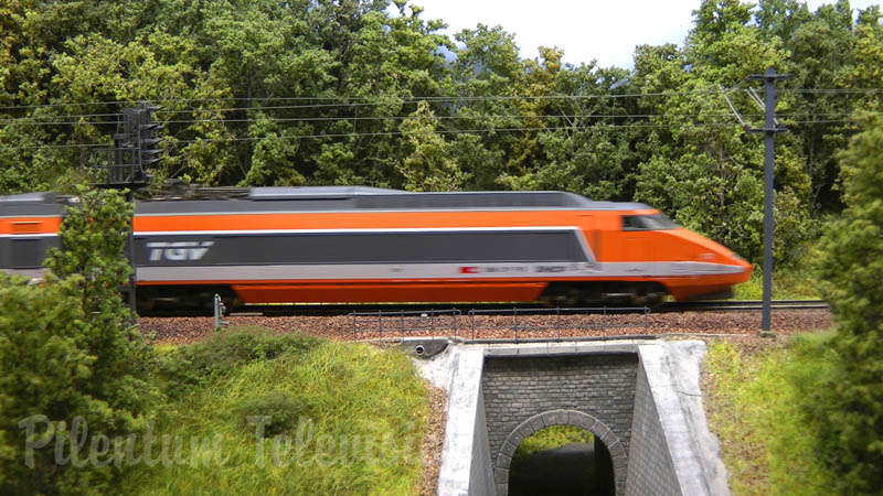 Реалистичный макет французской железной дороги