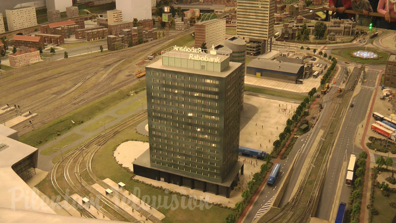 Miniworld Rotterdam - De grootste miniatuurwereld en modelspoorbaan met modeltreinen van Nederland