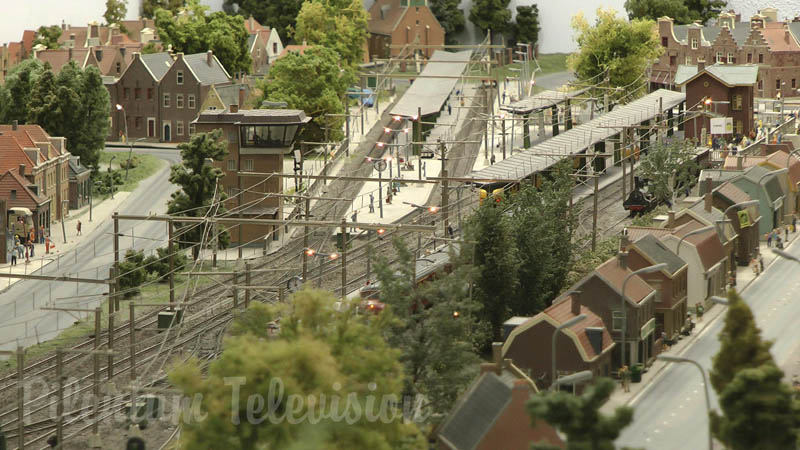 Миниатюрный мир Роттердама; Самый большой макет железной дороги на выставке в Голландии