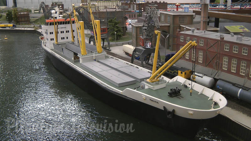 Miniworld Rotterdam - De grootste miniatuurwereld en modelspoorbaan met modeltreinen van Nederland