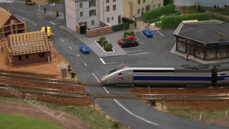 N Scale Model Train Layout from France