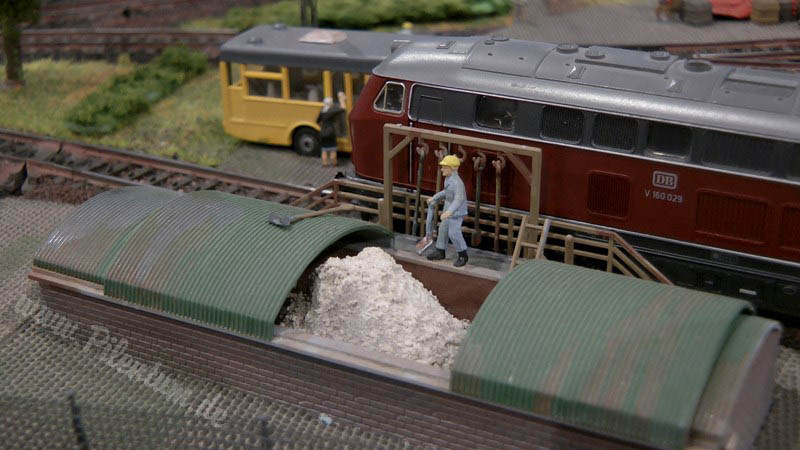 Modular Model Train Layout by Marklin