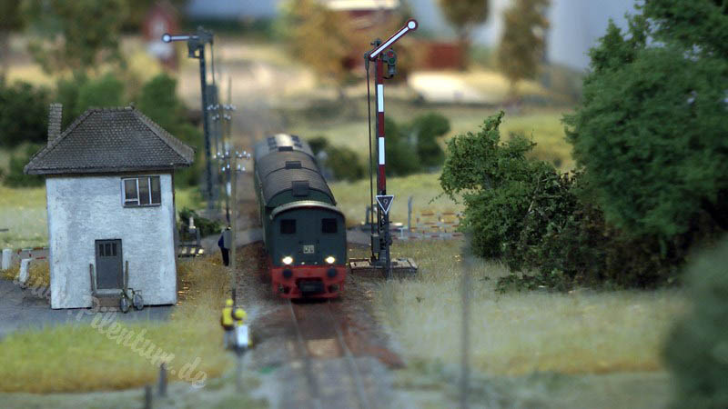 N Scale Model Railroad with German Trains