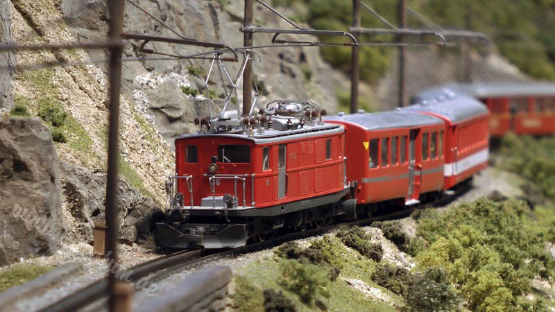 Modelbane udstilling med Willi Rutz - Smalsporet HOm-anlæg med tog fra Schweiz