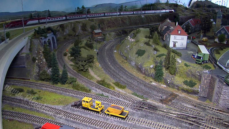 Modeljernbane i skala H0 af MEC Wuppertal jernbane klub med førerrumstur