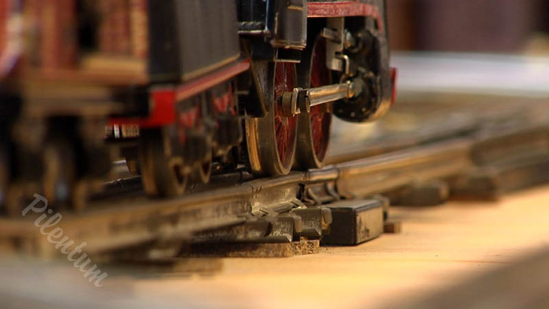 Amazing Marklin pre-war tinplate fully functional model railway in O scale