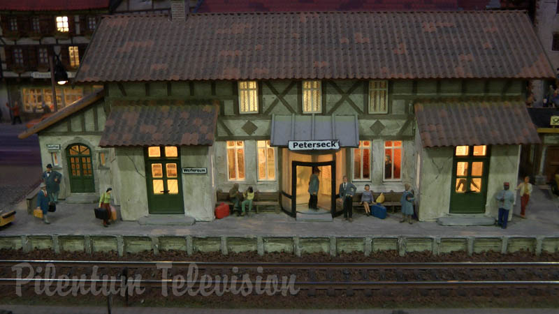 Model Trains Layout with Thousands of Funny Details in HO Scale