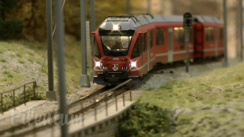 Maqueta con trenes eléctricos de Suiza en escala HO