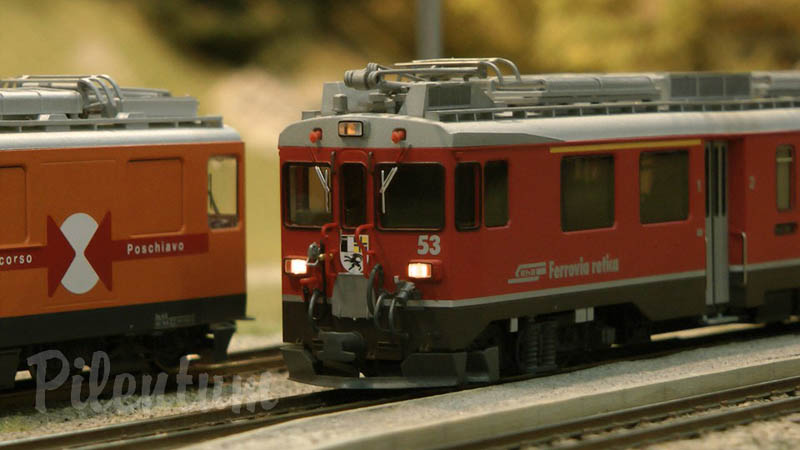 Maqueta con trenes eléctricos de Suiza en escala HO