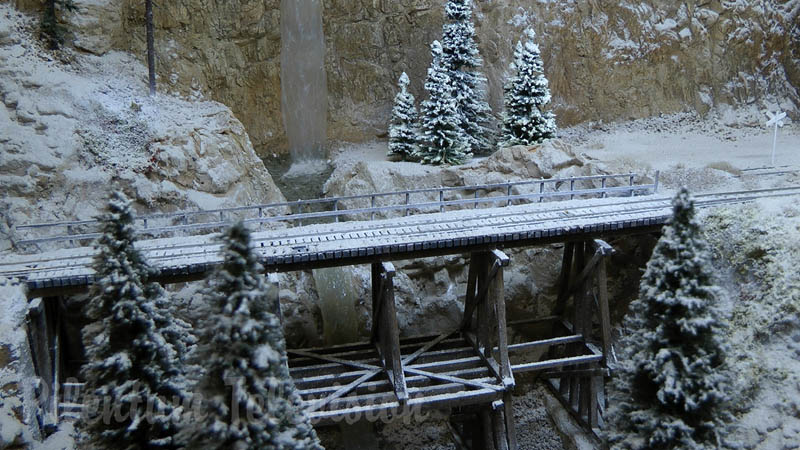 Amazing Railway Layout in HOn3 gauge with Rocky Mountains and Winter Landscape