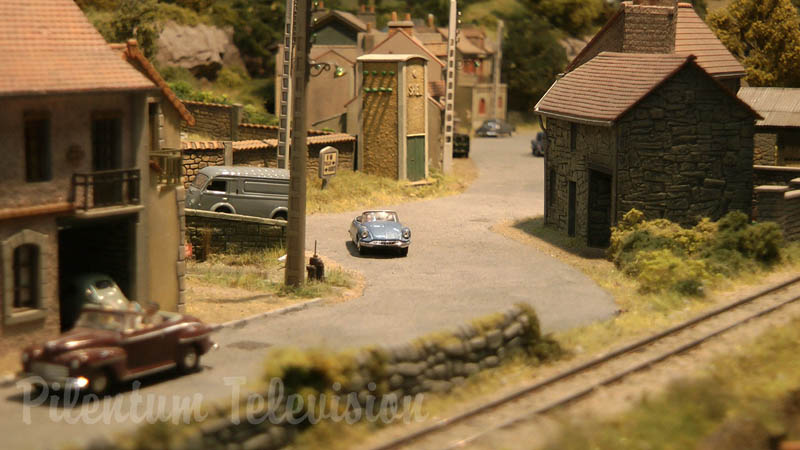 Impressive Model Railroad Layout by Club de Modelisme de Draveil from France in HO scale