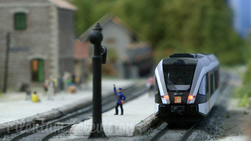 Modeljernbane fra Spanien med spanske modeltog og togstationer