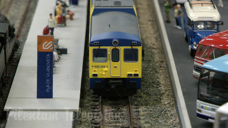 Modeljernbane fra Spanien med spanske modeltog og togstationer