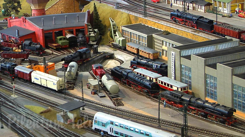 Big Model Trains and Cab Ride at the Dresden Model Railroad Museum