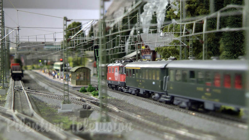 Uma maquete de trens muito grande por Märklin em escala H0