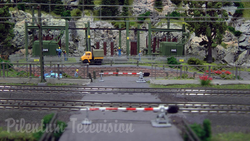 Mô hình xe lửa và xe lửa đồ chơi từ Märklin 1/87