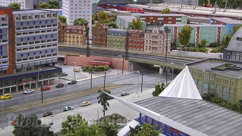 Berlins største modeljernbane udstilling på 900 m² med modeltog i skala HO