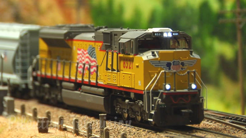 Dunia miniatur kereta mainan: Lebih dari 75 lokomotif dan kereta yang berbeda