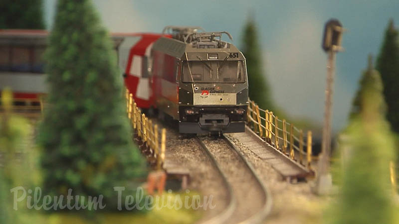 El mundo de los trenes en miniatura - Más de 75 locomotoras y trenes en escala HO