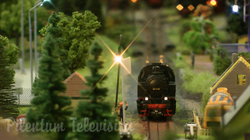 Marklin、Fleischmann、Rocoが製作したモデル鉄道でのドイツ鉄道模型展示