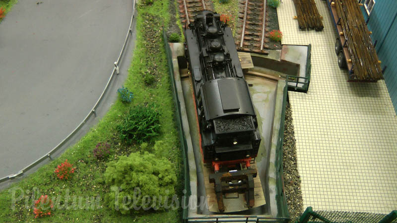 Triển lãm mô hình đường sắt ở Đức với tàu mô hình