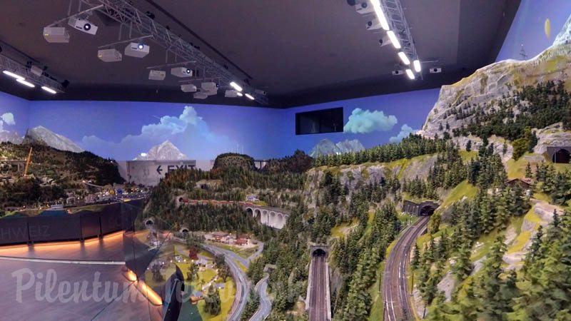 Макет железной дороги Porsche в его музее для миниатюрных поездов