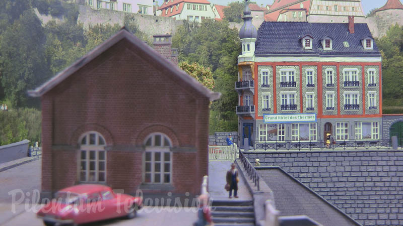 Model Railway Diorama “Les Robertmonts - Rue des Thermes” in HO scale by Pascal Hubert