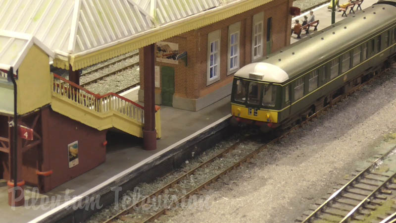Duxbury OO Gauge Model Railway Layout by the Leamington & Warwick MRS - Warley Model Train Show 2018