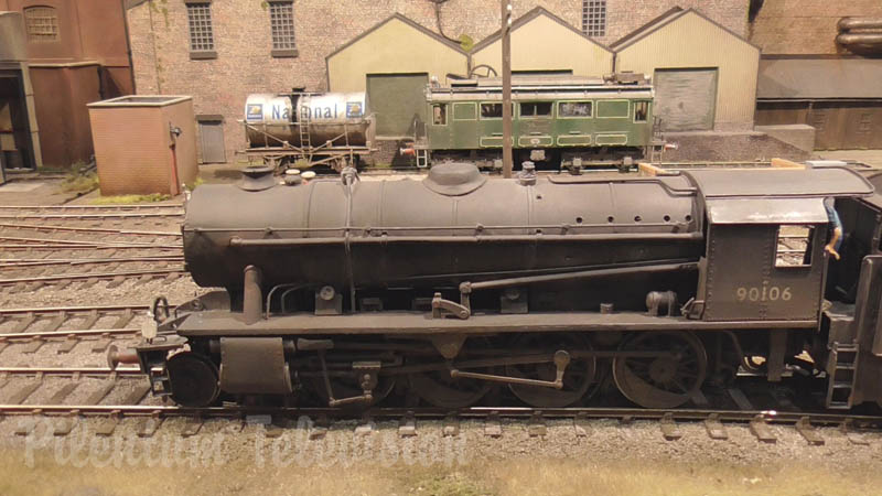 Industrial scene with coal tippler - Model Railway Layout “Central Works” - Luton Model Railway Club