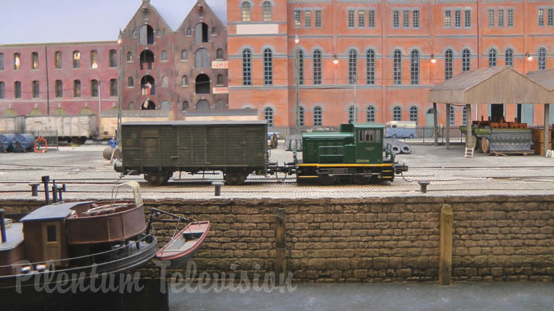 La maqueta ferroviaria en el antiguo puerto de Amberes en escala H0