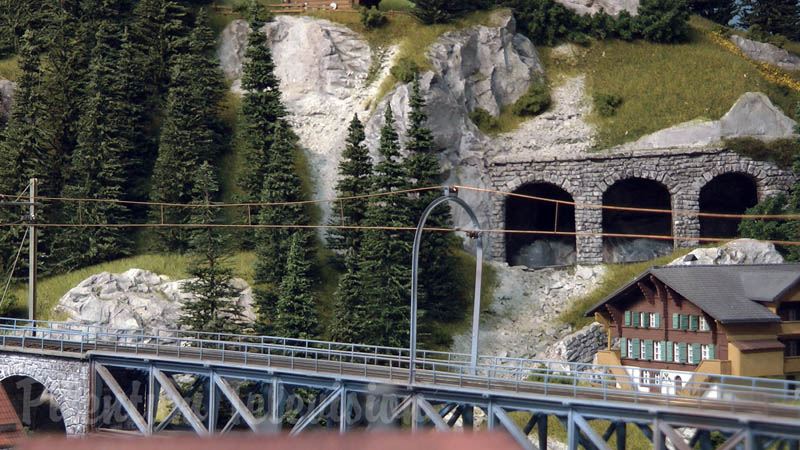 Chemin de fer Montreux Oberland Bernois - Trains miniatures de Suisse
