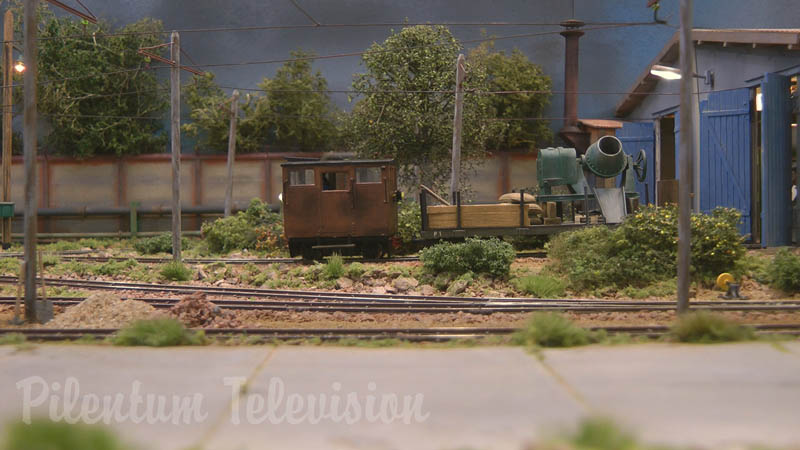 Industrial railroad of a former paper factory in East Germany - French model railroad diorama