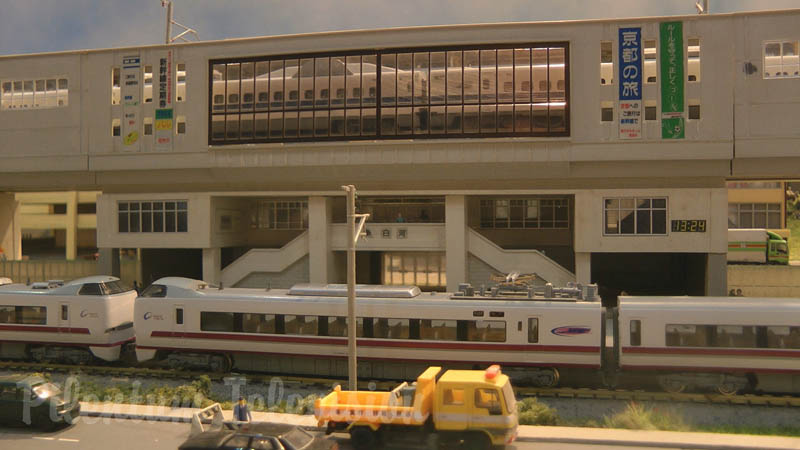 Trem bala ou trem de alta velocidade no Japão: Maquete em escala N con trens comboios do KATO