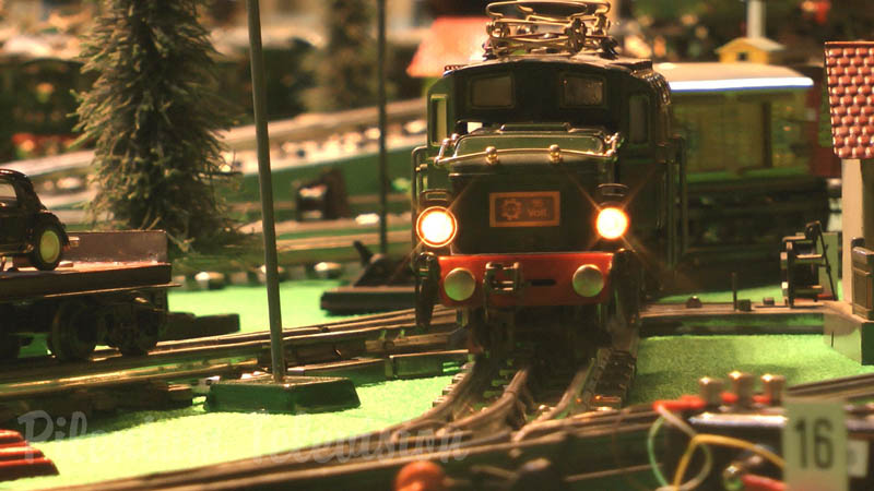 Tinplate Train - Lionel and Bing and Marklin Model Trains - Toy Trains in O Scale