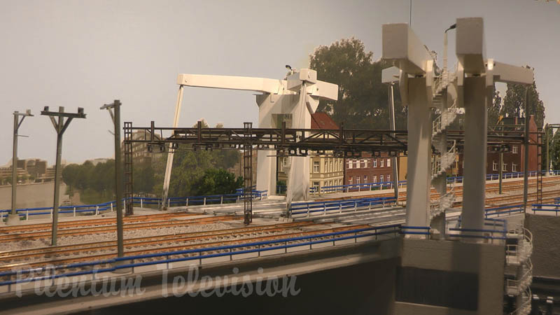 Uno de los puentes ferroviarios más detallados para los trenes en miniatura en escala H0